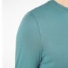 Detaliu bluza tricou maneca lunga barbati din lana merino albastru