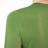 Detaliu bluza tricou maneca lunga dama din lana merino verde