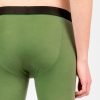 Detaliu pantaloni colanti barbati din lana pura merino verde