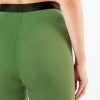 Detaliu pantaloni colanti dama din lana pura merino verde