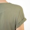 Detaliu tricou olive dama din fibre naturale de bambus